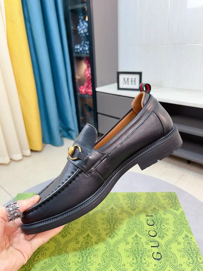Men's shoes 💰500🌹🌹[GUCCI Gucci] A new style of formal men's leather shoes is coming ~ The original quality upper is made of Italian cowhide➕The leather is soft and delicate, comfortable and soft. The top layer of genuine leather, rubber wear-resistant outsole, the shoe shape is dignified and domineering, and the luxury charm is not concealed! The natural and free nouveau riche leads the trend. Code number: 38-44